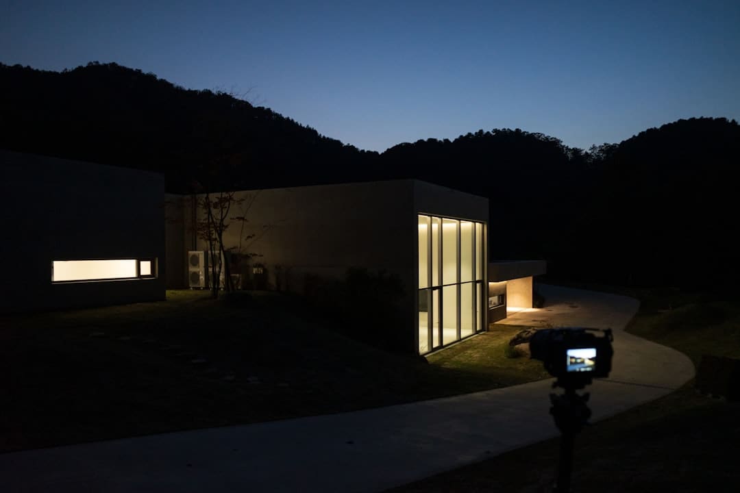 Zippo ×《平和精英》跨界互动，燃动互相簇新未来